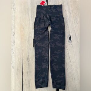 SPANX EcoCare Seamless Leggings BLACK CAMO Medium $68 NWT